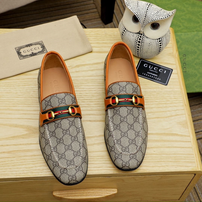 G*u*i leather shoes